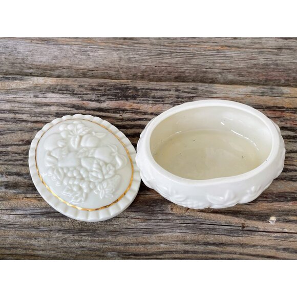 Vintage 1990s Lenox Porcelain Trinket Box Embossed Fruit - Picture 2 of 8